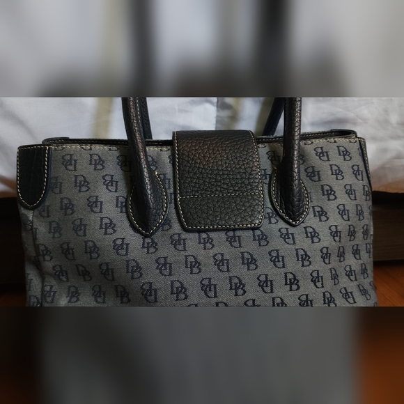 Dooney & Bourke Navy Monogram Fabric & Leather Shoulder Bag Magnetic - Picture 13 of 14